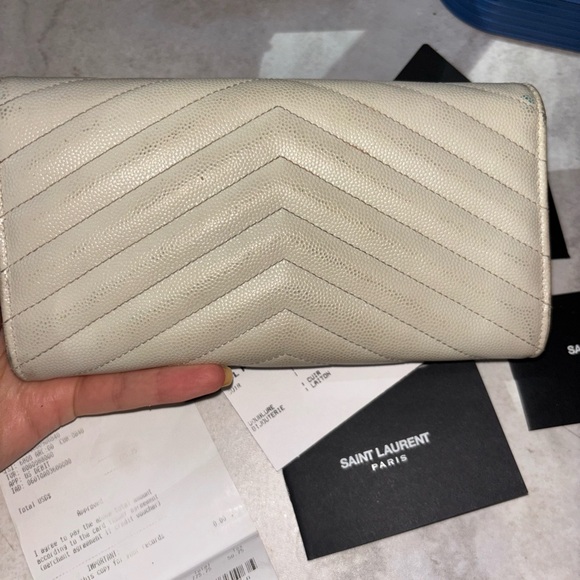 Saint Laurent Ivory Quilted Wallet with Gold Logo - Picture 3 of 6